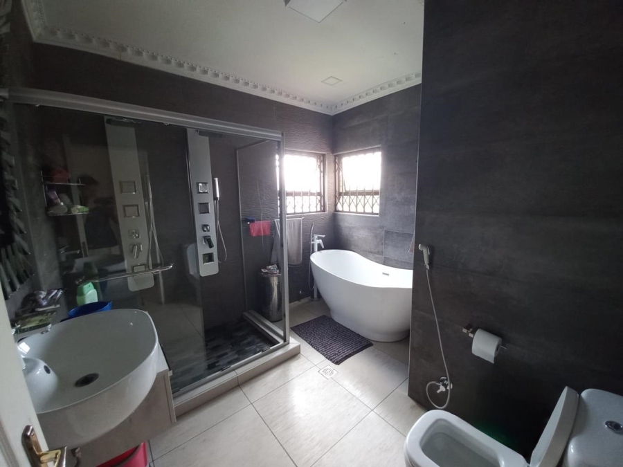 4 Bedroom Property for Sale in Ficksburg Free State